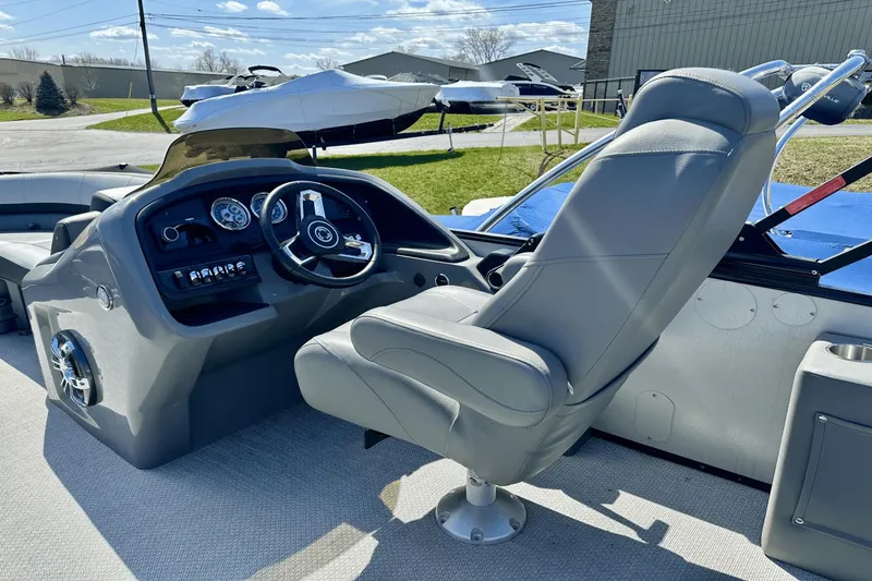 Slide: The Image of Tahoe cascade vrb 2022 - 9