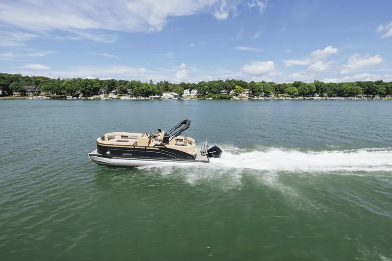 Slide: The Image of Harris Cruiser 230 2025 - 51