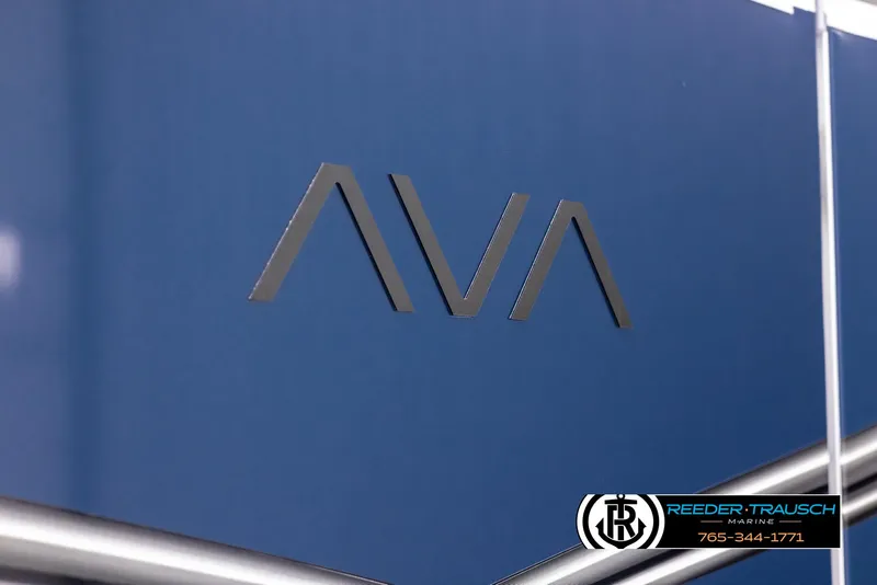 Slide: The Image of 2025 Avalon LSZ Entertainer logo on blue background, Reeder-Trausch Marine branding. - 45