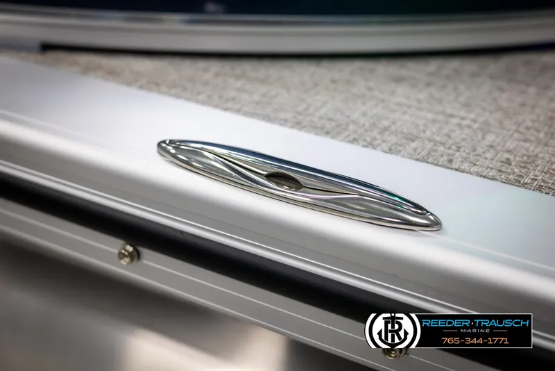 Slide: The Image of Avalon LSZ Entertainer 2025 - 50