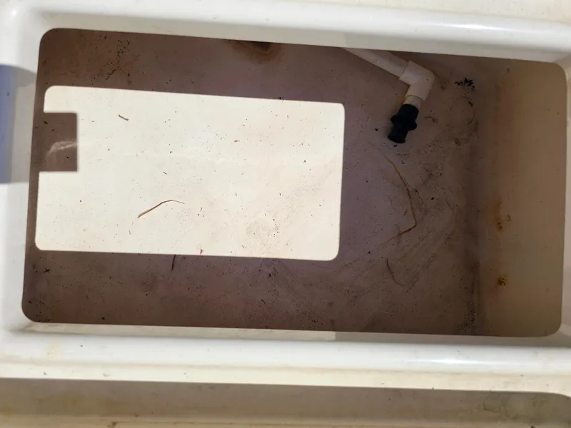 Slide: The Image of Empty storage compartment in 2002 Sea Pro SV2100CC Bay Boat. - 40