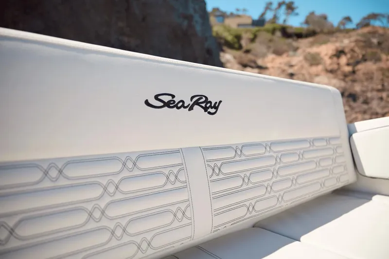 Slide: The Image of Sea Ray SPX 210 Outboard 2025 - 30