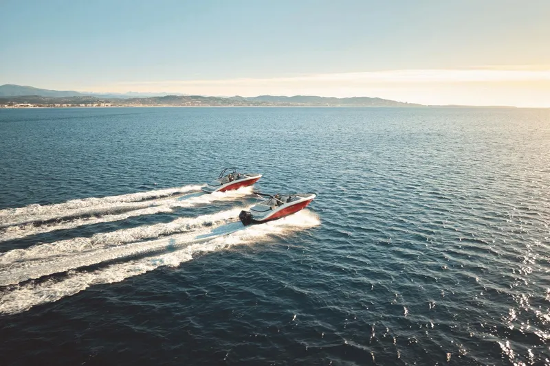 Slide: The Image of Sea Ray SPX 210 Outboard 2025 - 36