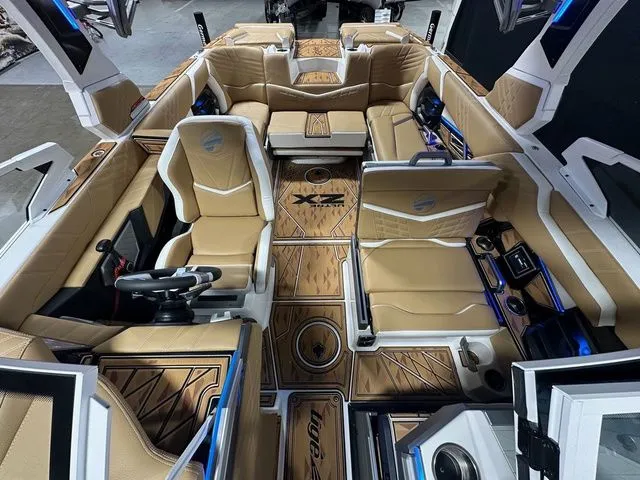 Slide: The Image of Tigé Ultré 23ZX 2025 - 17