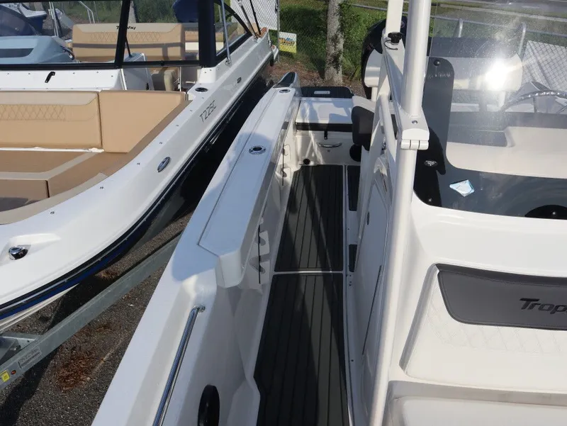 Slide: The Image of Bayliner Trophy T22CC 2025 - 16