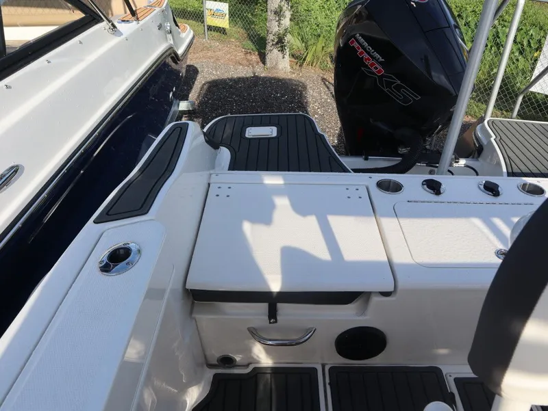 Slide: The Image of Bayliner Trophy T22CC 2025 - 21