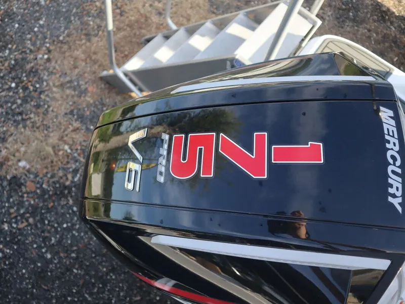 Slide: The Image of Bayliner Trophy T22CC 2025 - 22