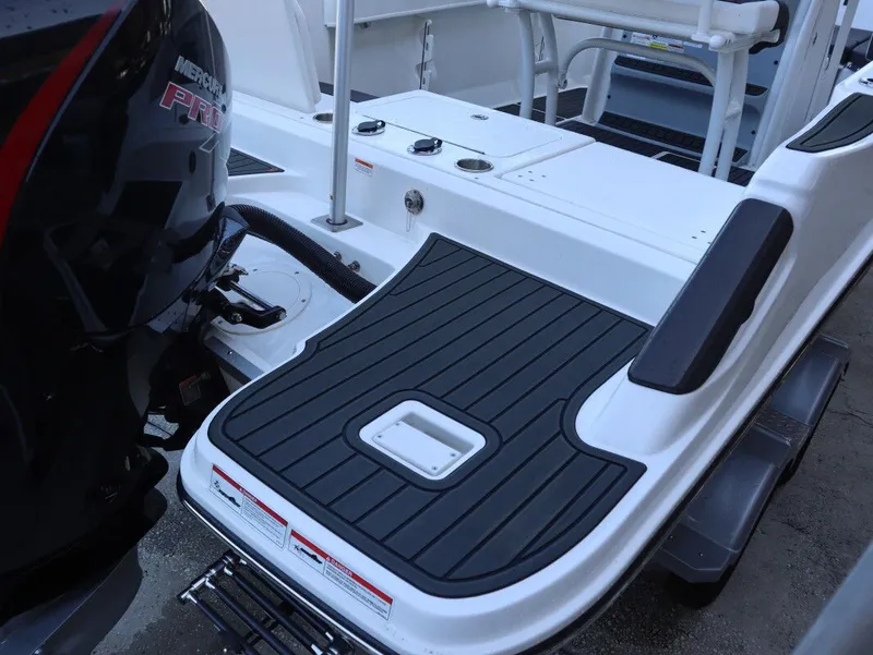 Slide: The Image of Bayliner Trophy T22CC 2025 - 23