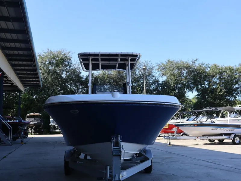 Slide: The Image of Bayliner Trophy T22CC 2025 - 4