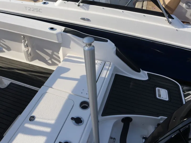 Slide: The Image of Bayliner Trophy T22CC 2025 - 7