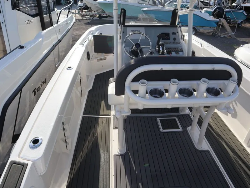 Slide: The Image of Bayliner Trophy T22CC 2025 - 8