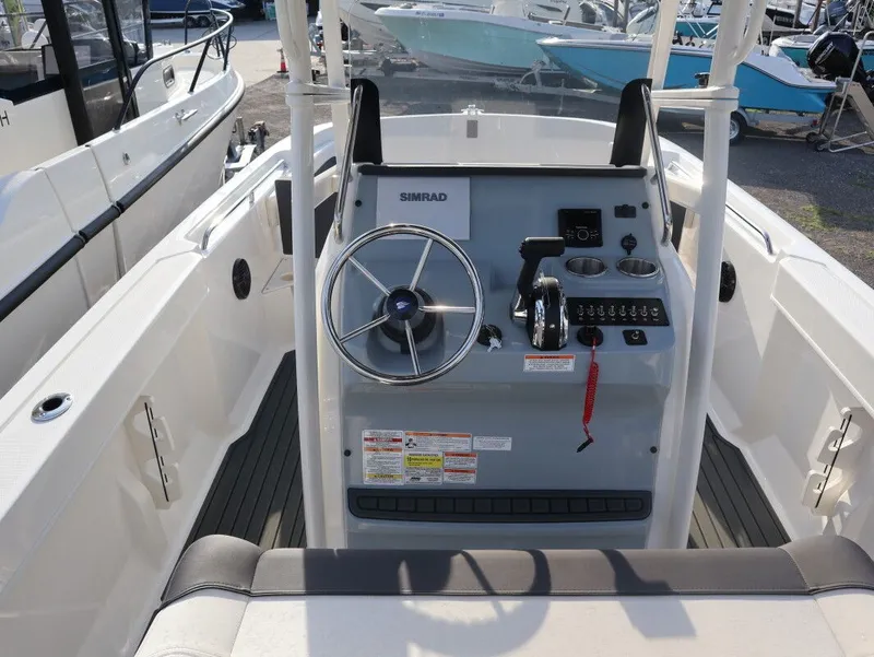 Slide: The Image of Bayliner Trophy T22CC 2025 - 9