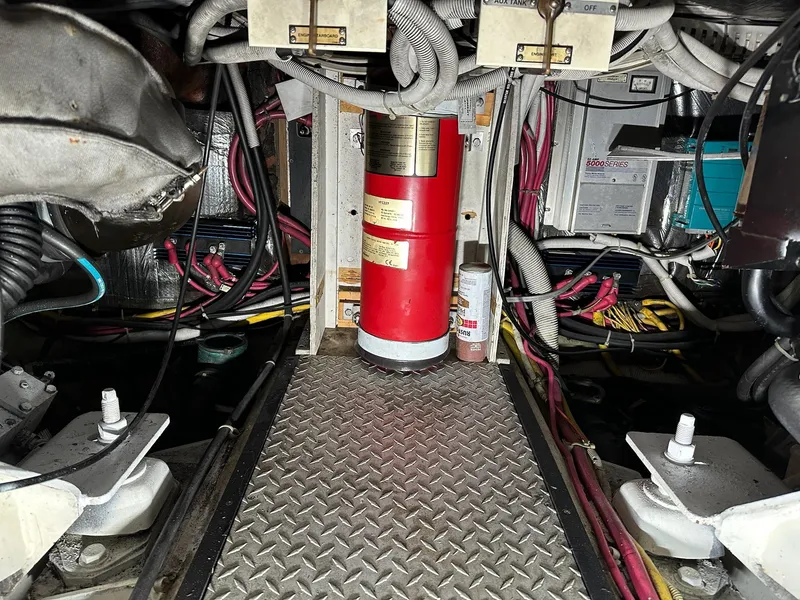 Slide: The Image of Carver Yachts Motoryacht 2004 - 16