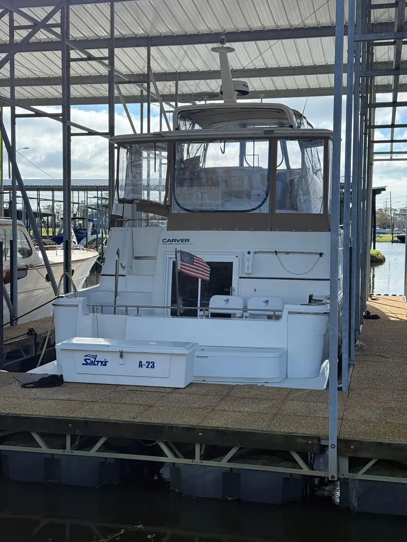 Slide: The Image of Carver Yachts Motoryacht 2004 - 19