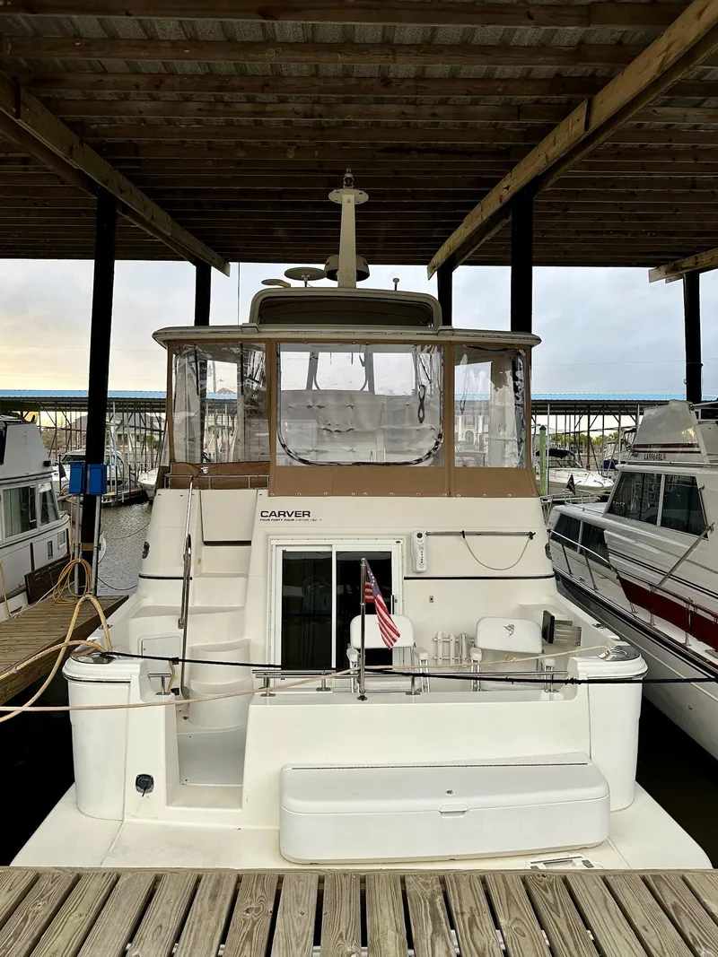 Slide: The Image of Carver Yachts Motoryacht 2004 - 2