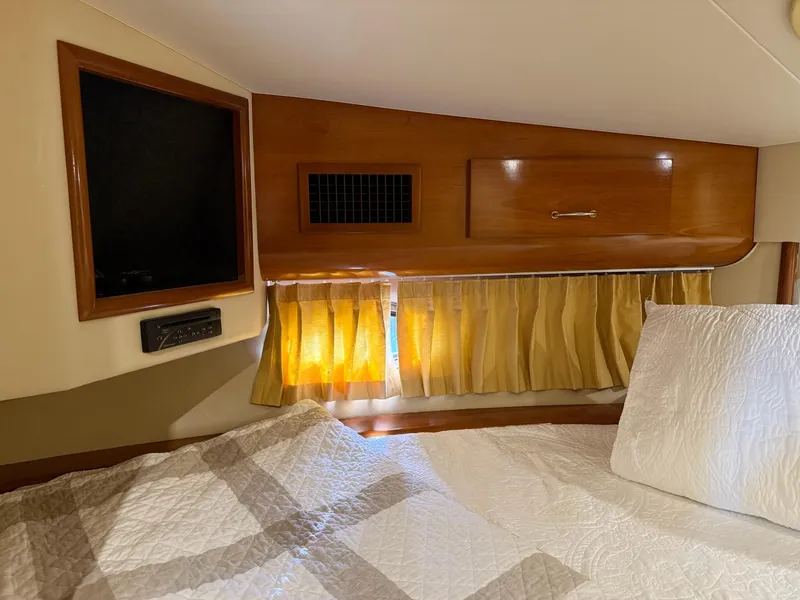 Slide: The Image of Carver Yachts Motoryacht 2004 - 28