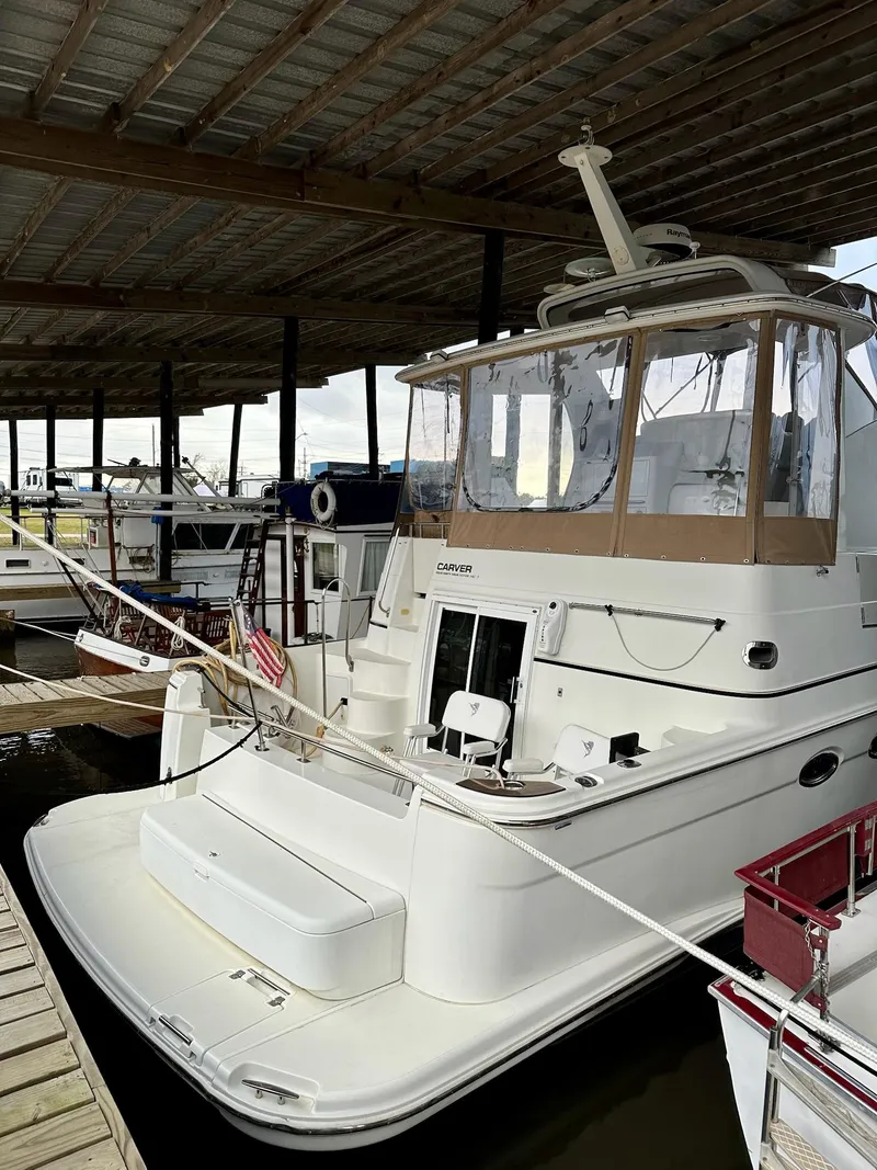 Slide: The Image of Carver Yachts Motoryacht 2004 - 3