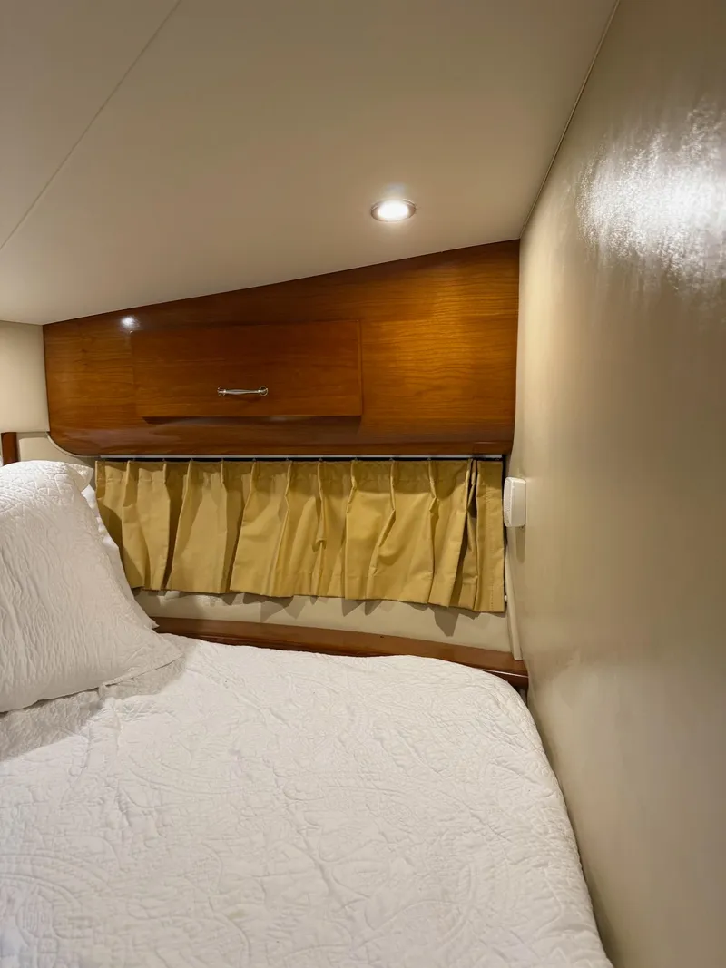 Slide: The Image of Carver Yachts Motoryacht 2004 - 31