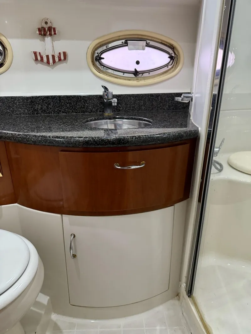 Slide: The Image of Carver Yachts Motoryacht 2004 - 34