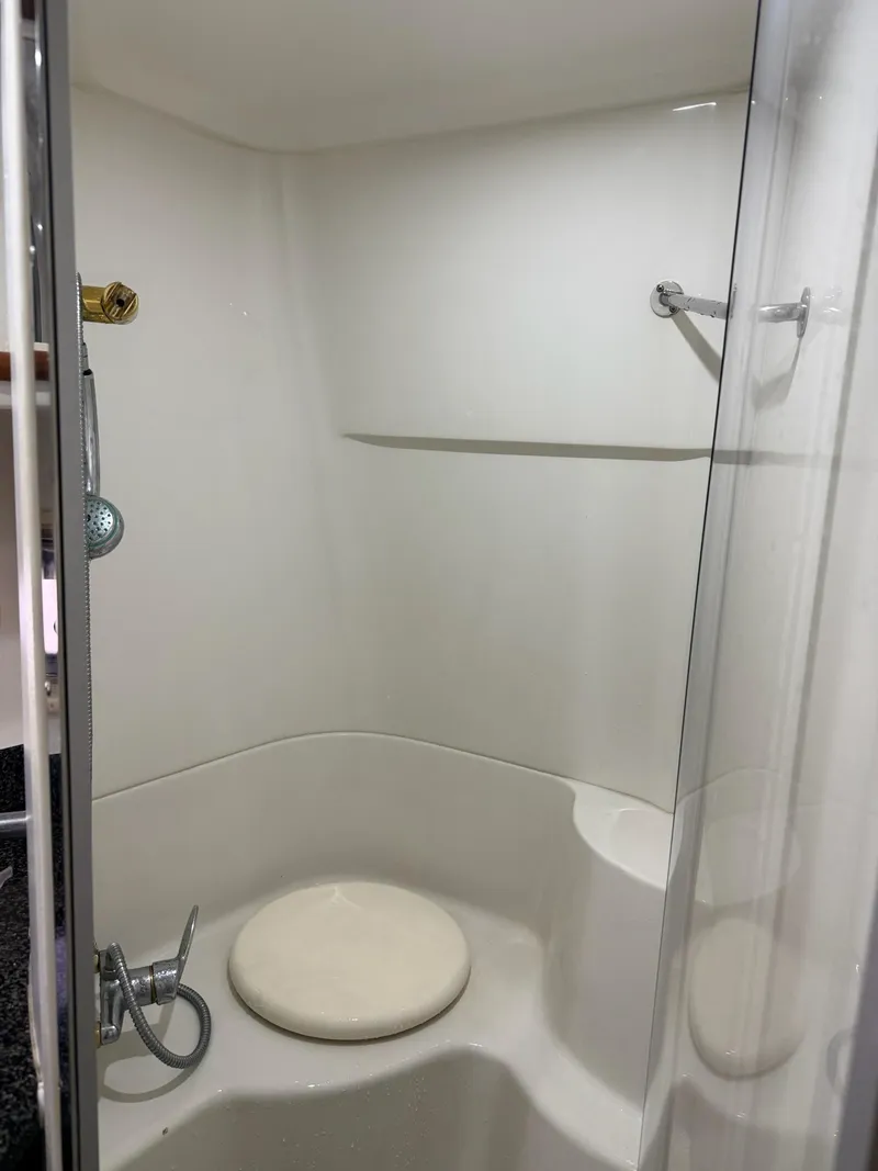 Slide: The Image of Carver Yachts Motoryacht 2004 - 35