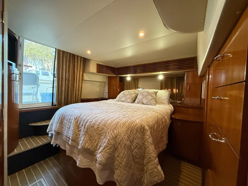 Slide: The Image of Carver Yachts Motoryacht 2004 - 38