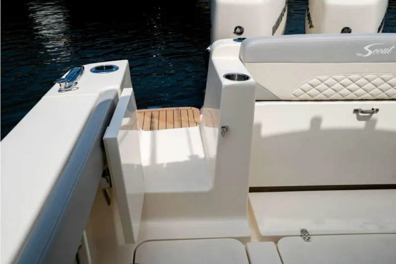 Slide: The Image of 2023-Scout-330-LXF-MarineMax - 43
