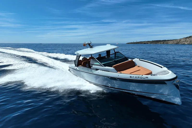 Slide: The Image of Saxdor 320 GTO 2025 - 38