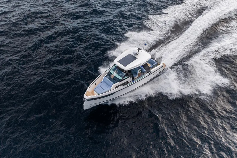 Slide: The Image of Saxdor 320 GTO 2025 - 4