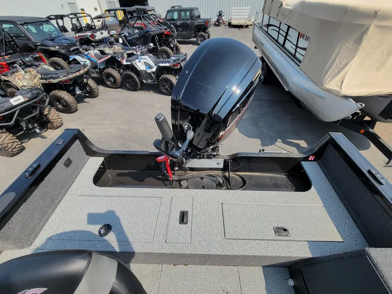 Slide: The Image of Crestliner 1850 Pro Tiller 2025 - 25