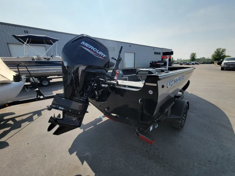 Slide: The Image of Crestliner 1850 Pro Tiller 2025 - 4