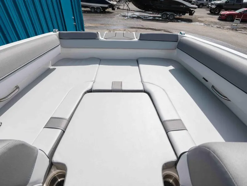 Slide: The Image of Bayliner D20I 2025 - 10