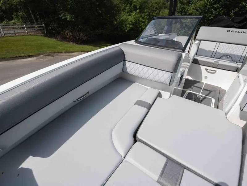 Slide: The Image of Bayliner D20I 2025 - 12