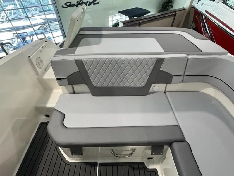 Slide: The Image of Bayliner VR5 Bowrider I/O 2025 - 3