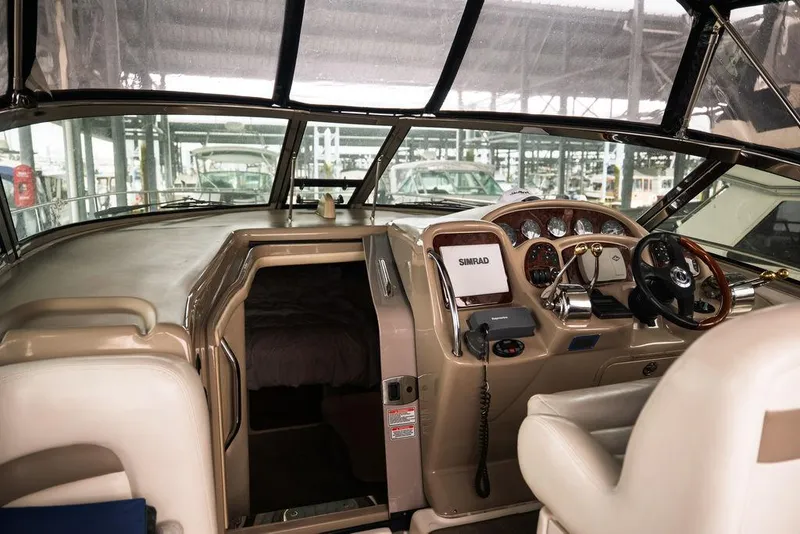 Slide: The Image of Sea Ray Sundancer 320 2004 - 17