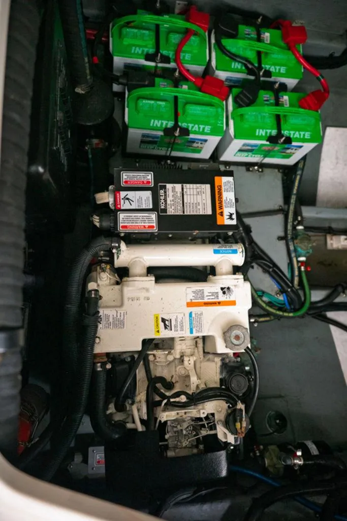 Slide: The Image of Sea Ray Sundancer 320 2004 - 18