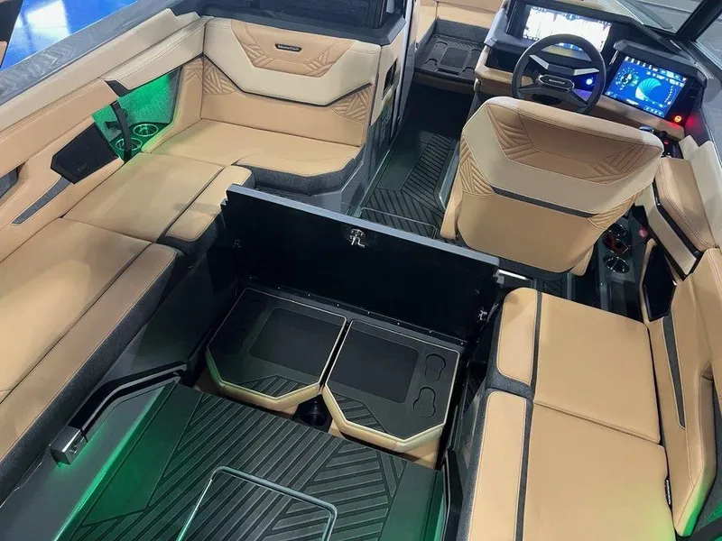 Slide: The Image of MasterCraft XStar 23 2025 - 11