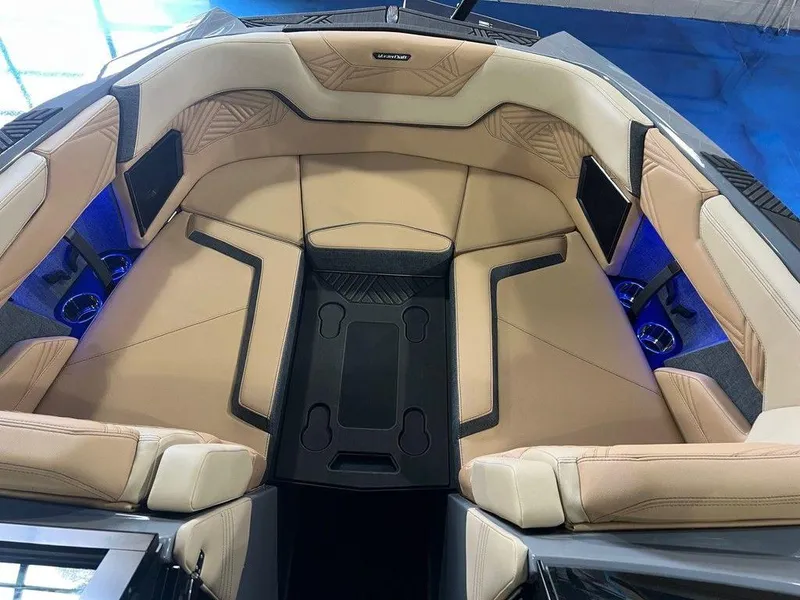 Slide: The Image of MasterCraft XStar 23 2025 - 15