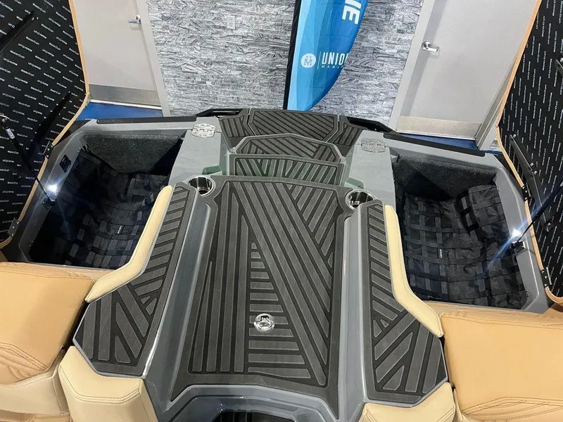 Slide: The Image of MasterCraft XStar 23 2025 - 17