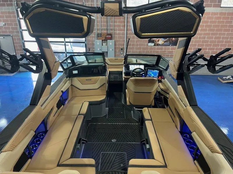 Slide: The Image of MasterCraft XStar 23 2025 - 8