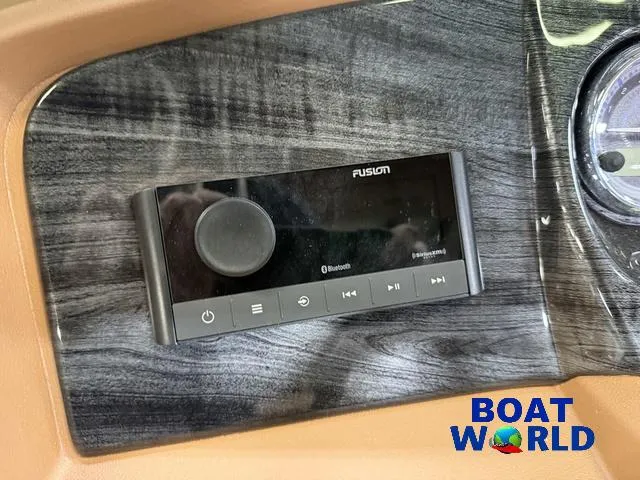 Slide: The Image of Tahoe LTZ 2385 Swingback (VRL) & Honda 4-Stroke EFI 2025 - 13