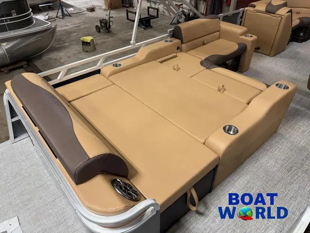 Slide: The Image of Tahoe LTZ 2385 Swingback (VRL) & Honda 4-Stroke EFI 2025 - 21