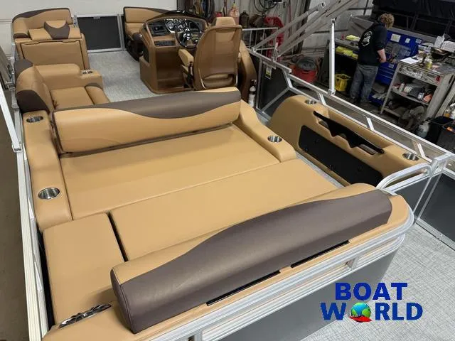 Slide: The Image of Tahoe LTZ 2385 Swingback (VRL) & Honda 4-Stroke EFI 2025 - 22