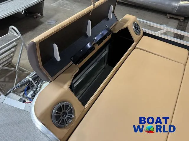 Slide: The Image of Tahoe LTZ 2385 Swingback (VRL) & Honda 4-Stroke EFI 2025 - 25