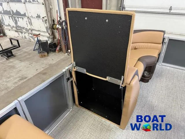 Slide: The Image of Tahoe LTZ 2385 Swingback (VRL) & Honda 4-Stroke EFI 2025 - 30