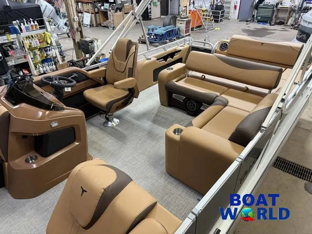 Slide: The Image of Tahoe LTZ 2385 Swingback (VRL) & Honda 4-Stroke EFI 2025 - 4