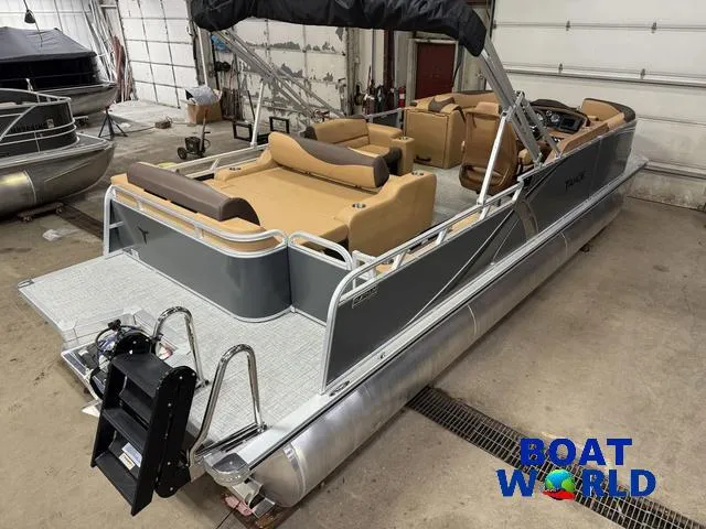 Slide: The Image of Tahoe LTZ 2385 Swingback (VRL) & Honda 4-Stroke EFI 2025 - 50