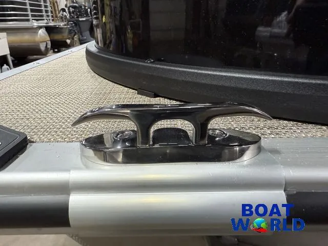 Slide: The Image of 2025 Bentley Pontoons Legacy 223 Tritoon cleat detail at Boat World showroom. - 39