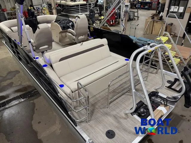 Slide: The Image of Bentley Pontoons Legacy 223 Swingback Tritoon, 2025 model, with Honda 4-Stroke EFI engine. - 43