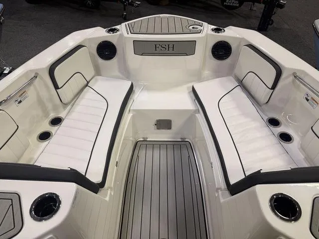 Slide: The Image of Yamaha 222 FSH Sport E 2025 - 28