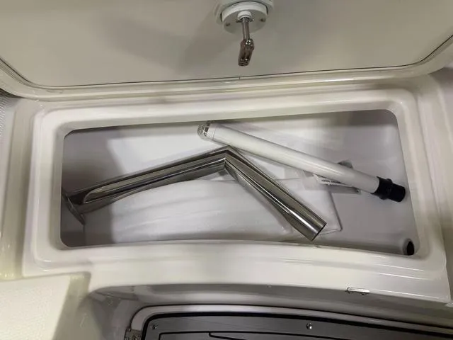 Slide: The Image of Yamaha 222 FSH Sport E 2025 - 30